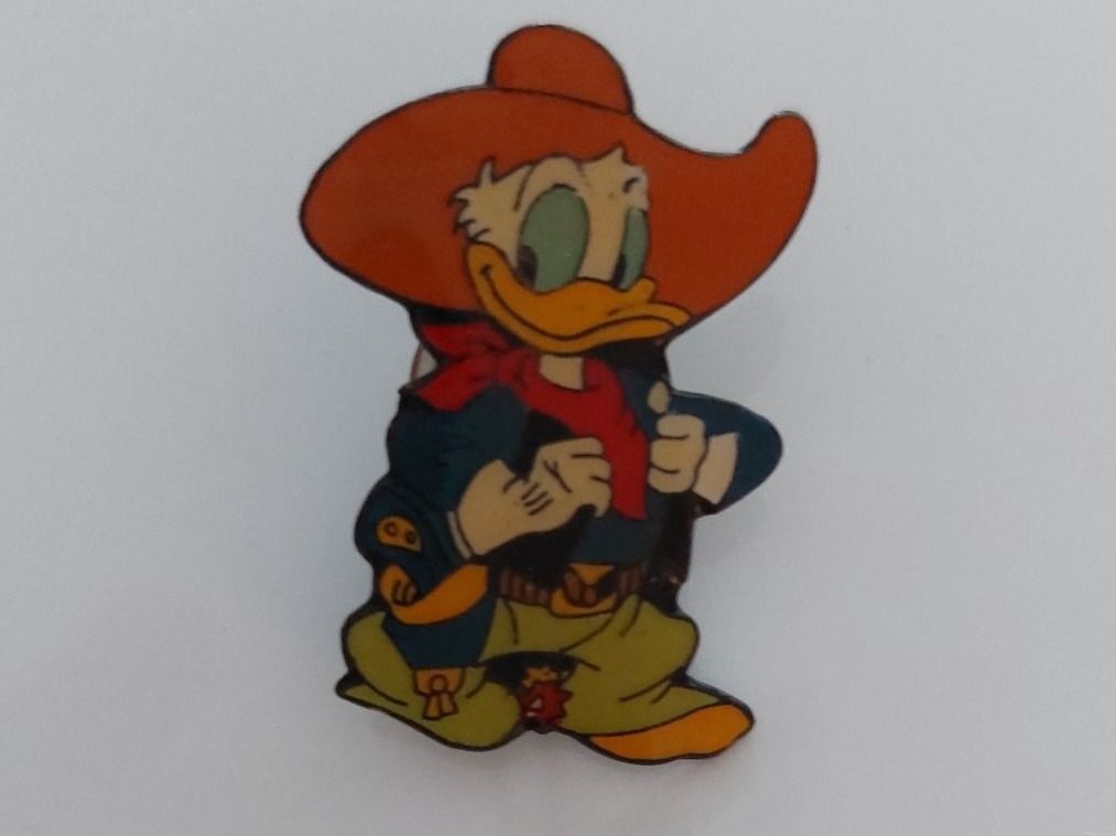 Plaketten & Abzeichen: Pin Comic Donald Duck Cowboy – Gebraucht aus Köniz von Pinscollect