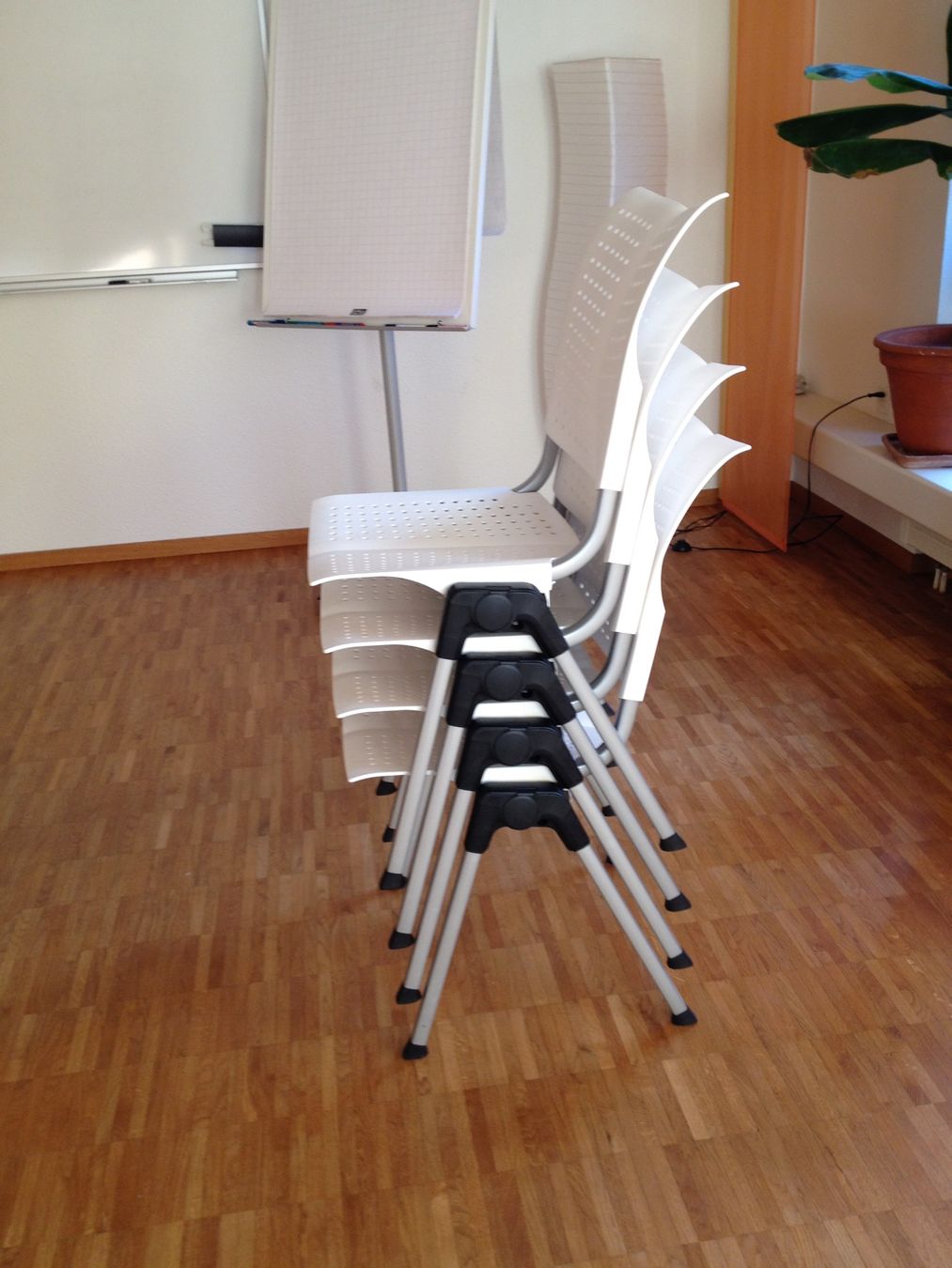 Sedie: Konferenzstuhl – Usato da winterthur venduto da andiribbe