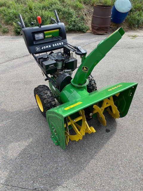Toutes les machines: Schneefräse John Deere 1032D – D'occasion à Münchenbuchsee par iomtt