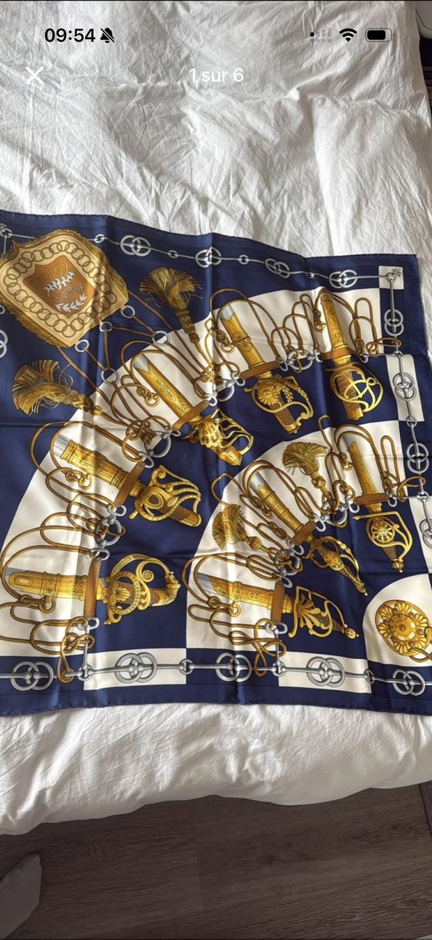 Hermès Foulards & écharpes: Carré Hermès 90x90 – D'occasion à Payerne par kni_w6xk 1