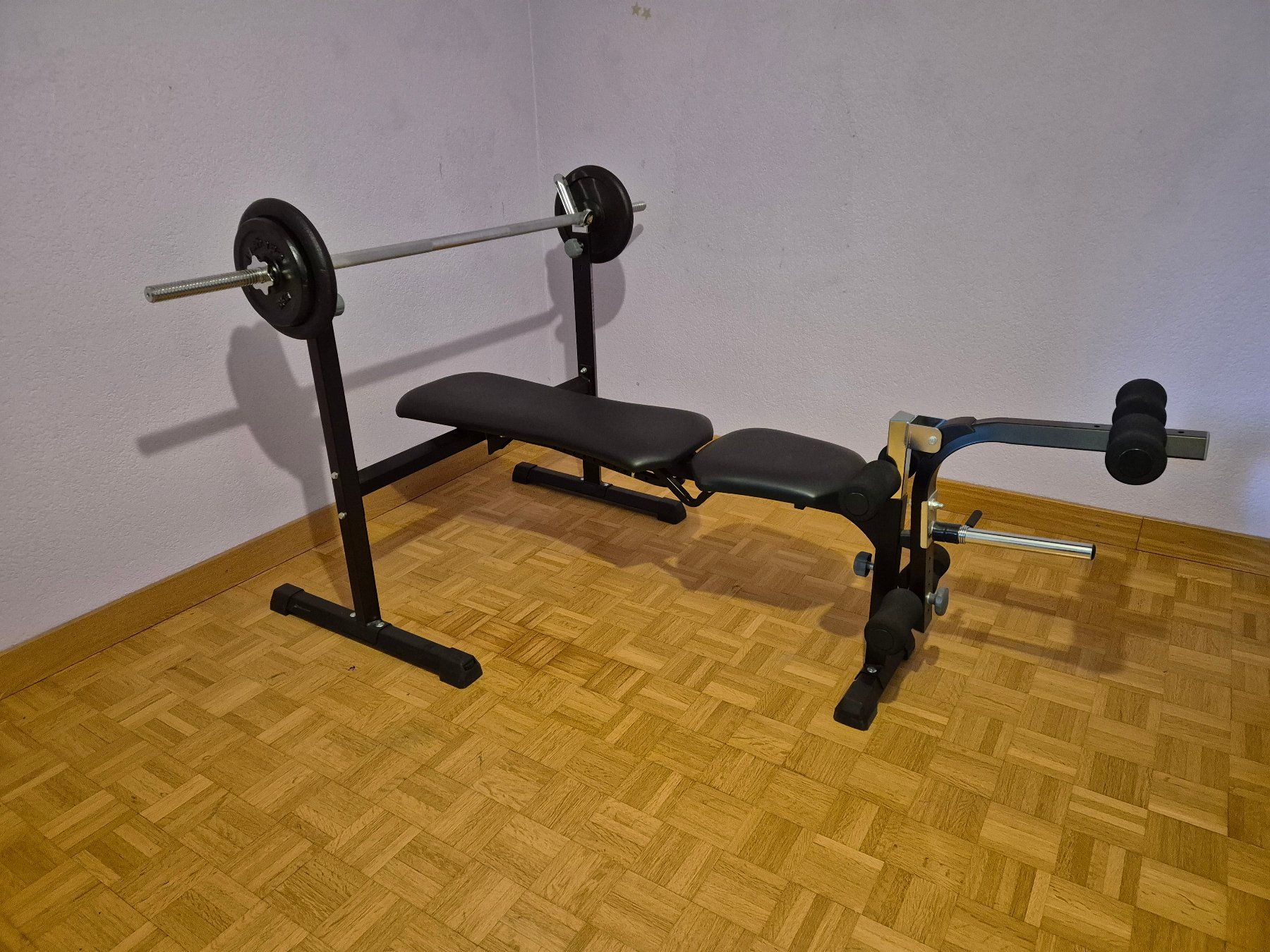 Manubri & Pesi: Hantelbank mit Beintrainer – Usato da Wangen an der Aare venduto da Mfl1