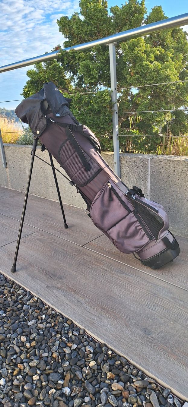 Sacs: Golf bag mit 2 Schläger – D'occasion à Hergiswil NW par montana02 1