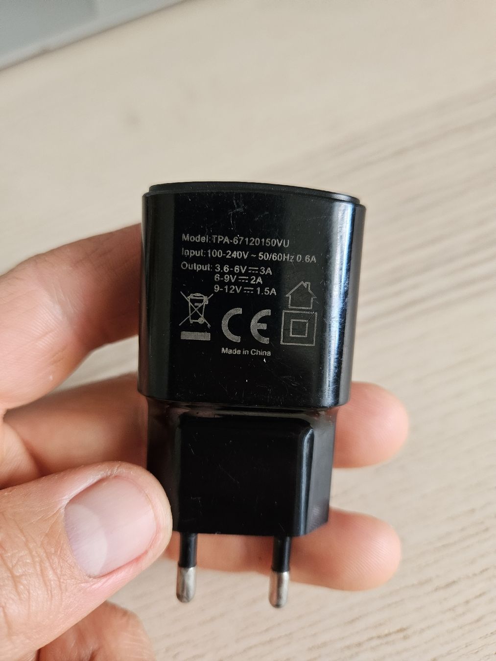 Caricabatterie: Travel Adapter Ladegerät – Usato da Thun venduto da danbr 1