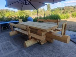 Table de pique-nique en rondins bois massif neuve