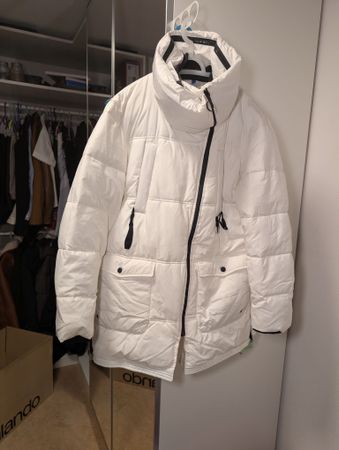 Winterjacke, Weiss, Gr. 42, asymmetrischer Reissverschluss