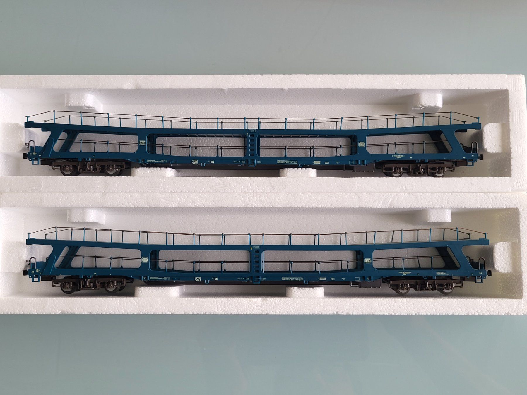 Roco Modellini di ferrovie: H0  ROCO  DB  2 Stk.  Autozugwagen blau – Usato da Oberburg venduto da sensetal 6