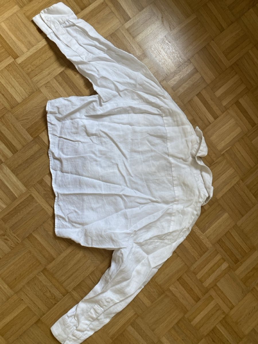 Zara Camicette: Weisses Leinenhemd, kurz geschnitten – Usato da Zürich venduto da lucille.s 1