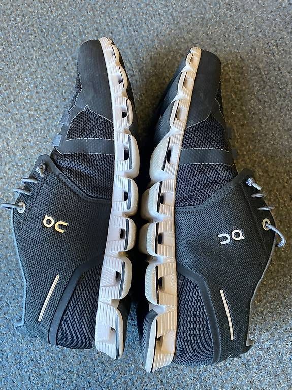 Scarpe da donna: On Cloud Damen-Laufschuh 38,5 – Usato da St. Gallen venduto da Konstanza 1