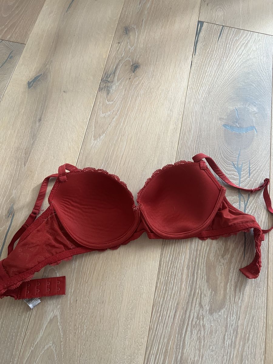 Lascana Sonstige Unterwäsche: Roter Spitzen-BH  – Gebraucht aus Lotzwil von melanielampart 1