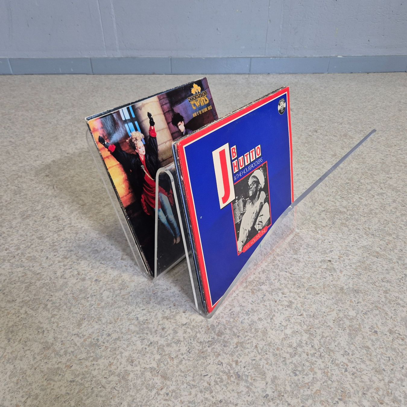 Sonstiges für Haushalt & Wohnen: Acryl Magazin Rack, Zeitungsständer Plexiglas – Gebraucht aus Nottwil von Wondewa-Shop 1
