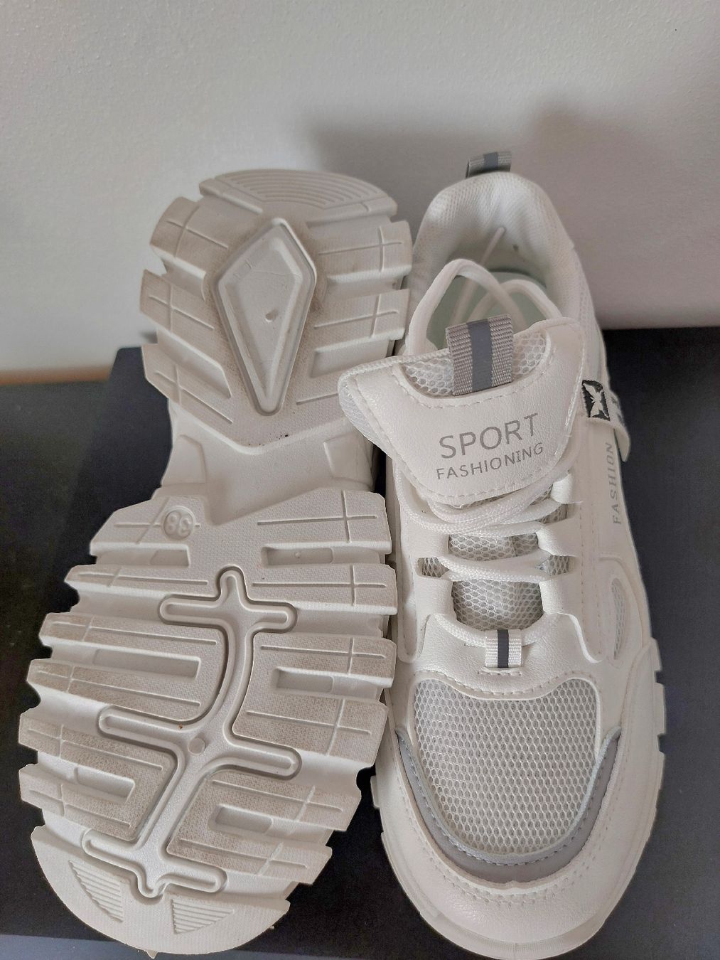 Scarpe da uomo: Neue Trend Sneaker Gr.37 (38) – Nuovo (secondo la descrizione) da Balsthal venduto da Trendline55 7