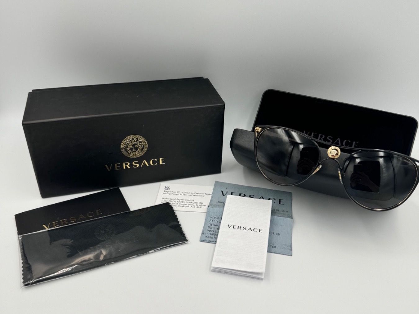 Versace Occhiali & Lenti: Versace Sonnenbrille Medusa Logo – Nuovo e nell'imballaggio originale da Wiedlisbach venduto da Sistershop 1