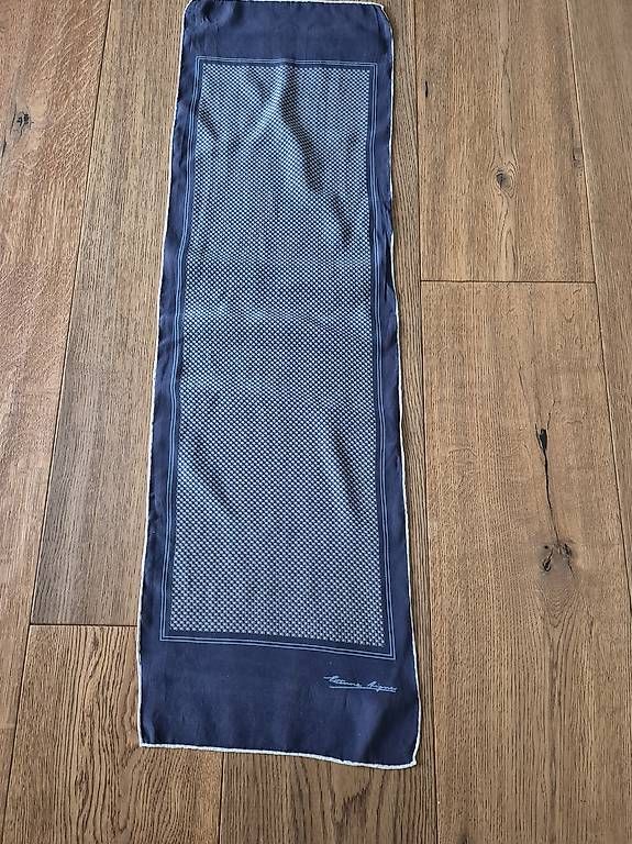 Foulard & Sciarpe: Foulard Etienne Aigner 26x86 – Usato da Buchrain venduto da chrigebrunner 1