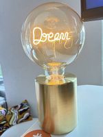 Tischlampe Gold mit dekorativer LED-Schriftbirne Dream