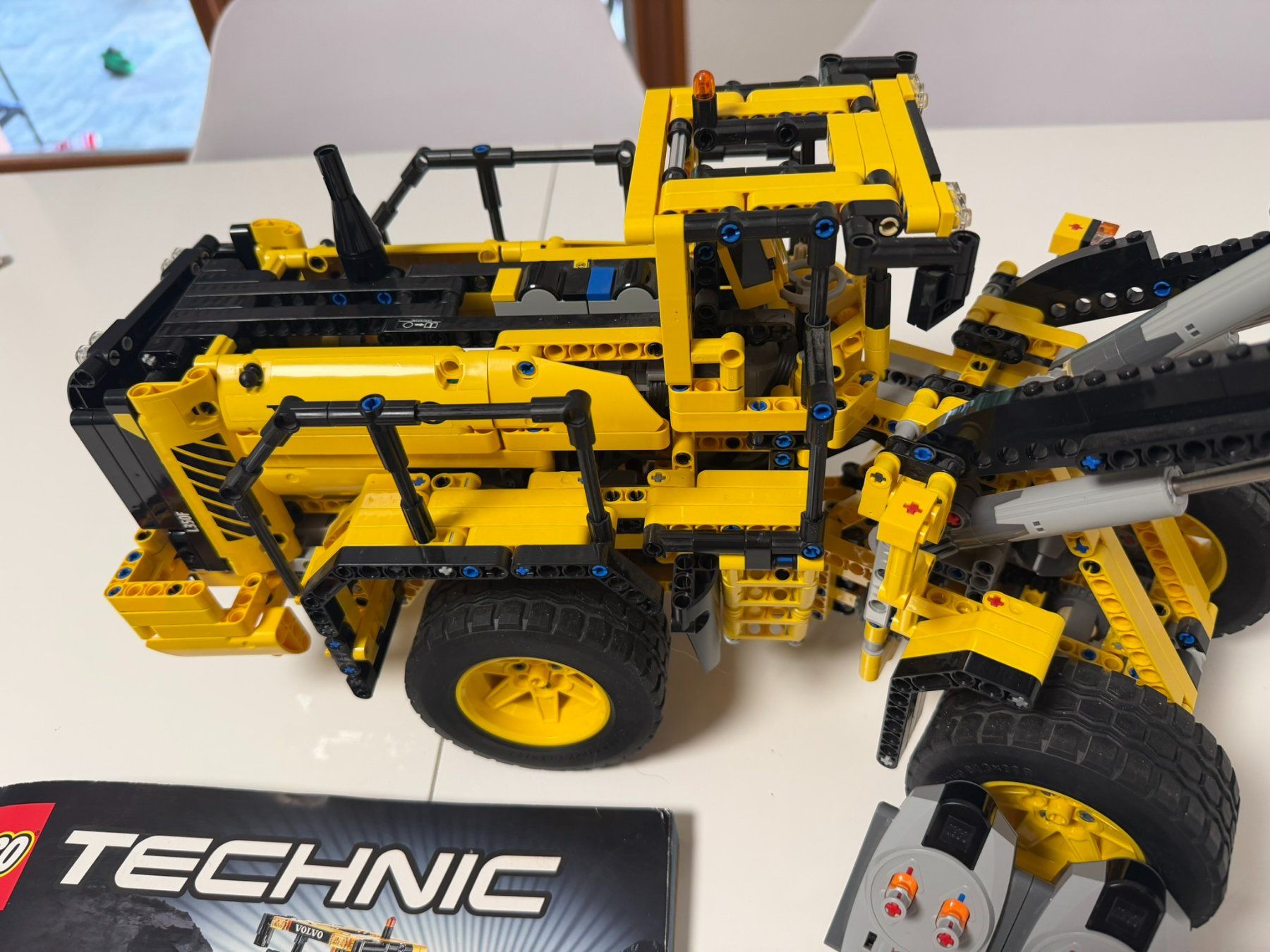 Lego Kit di costruzioni: LEGO Technic VOLVO L350F Radlader – Usato da Figino venduto da ant_l7wz 1