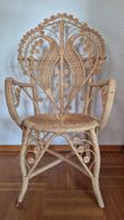 Rattan-Sessel mit schöner Verzierung
