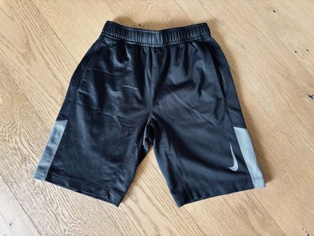Nike Sport Shorts, Dri-Fit, Grösse 128-137 cm