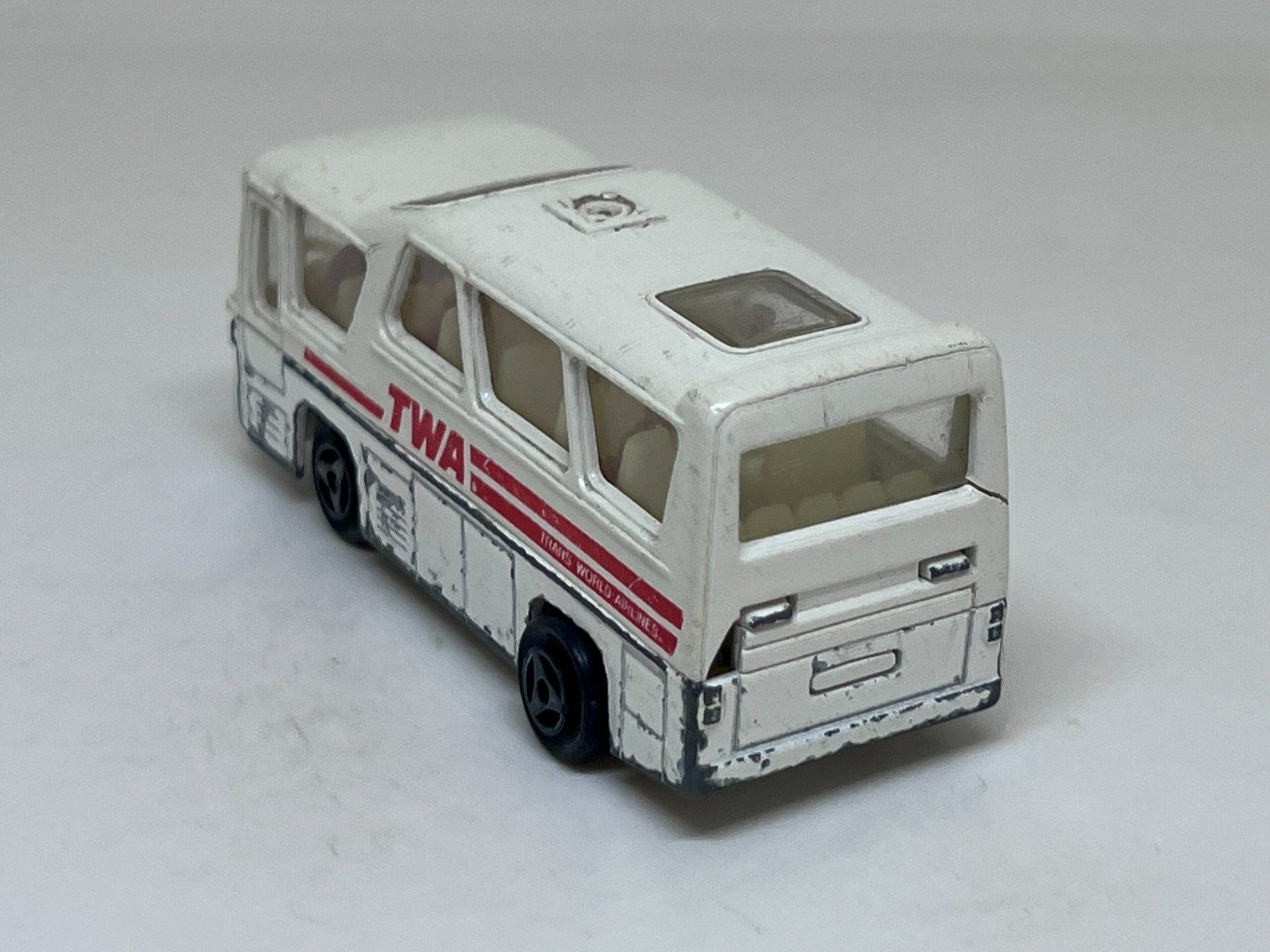 Majorette Modellini d'auto: Majorette Minibus #100 – Usato da Wildegg venduto da LaaBoutique 2