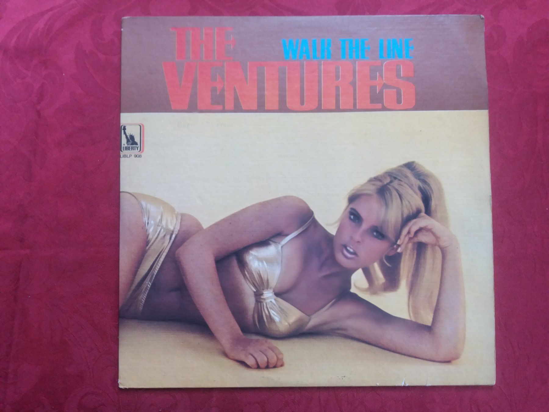 Dischi in vinile: LP (The Ventures) Walk the line – Usato da Meyrin venduto da toutatis
