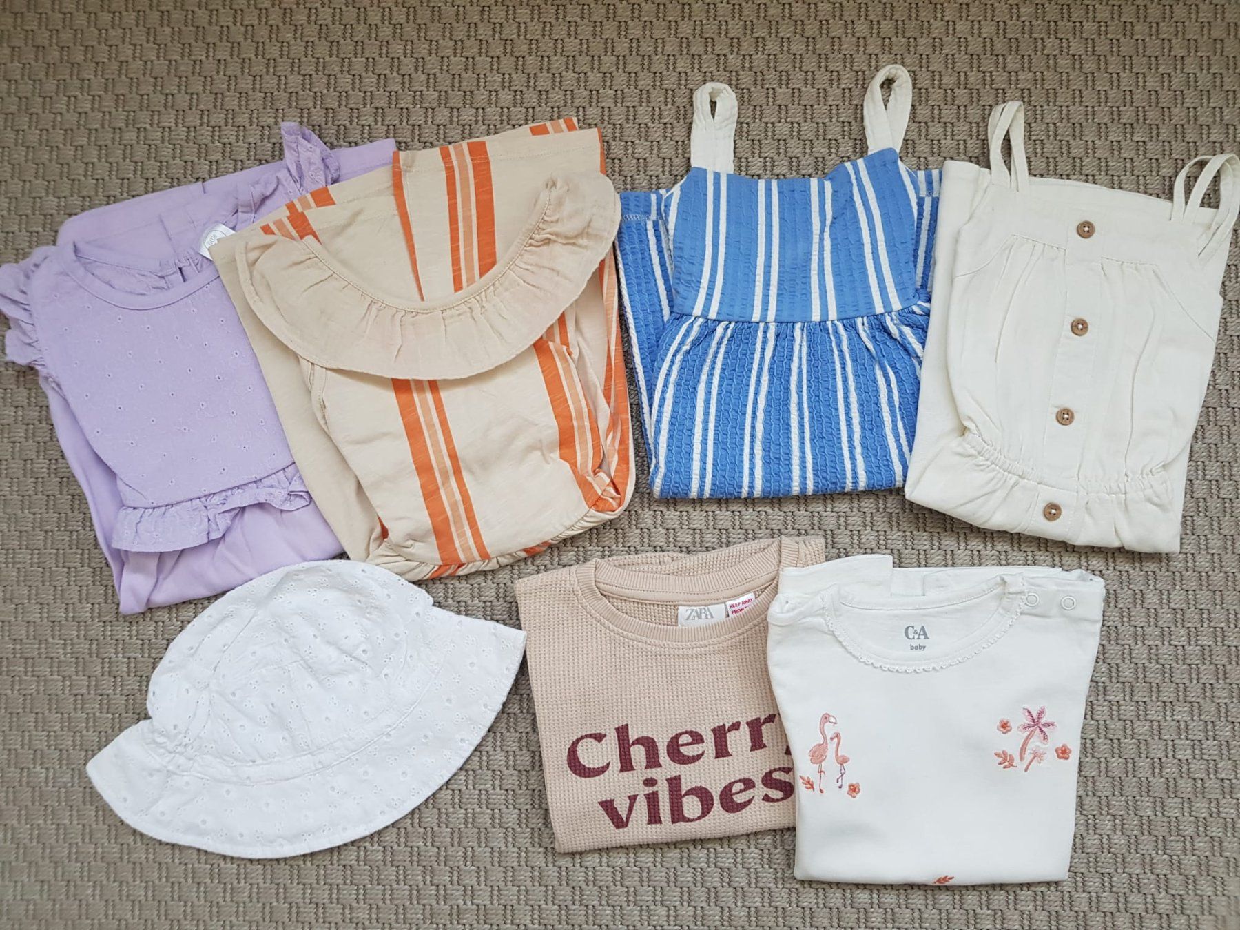 Zara Lotti & Set di vestiti: Kleiderpaket Mädchen Grosse 104 – Usato da Münchenstein venduto da mt25