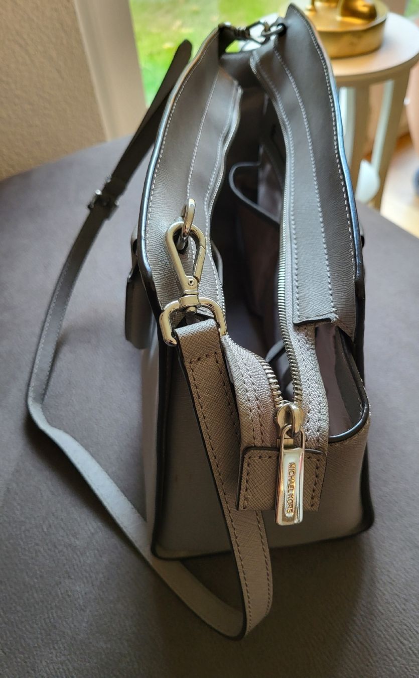 Michael Kors Borse da donna: Michael Kors Hand/Umhängetasche – Usato da Gutenswil venduto da ghekko88 4