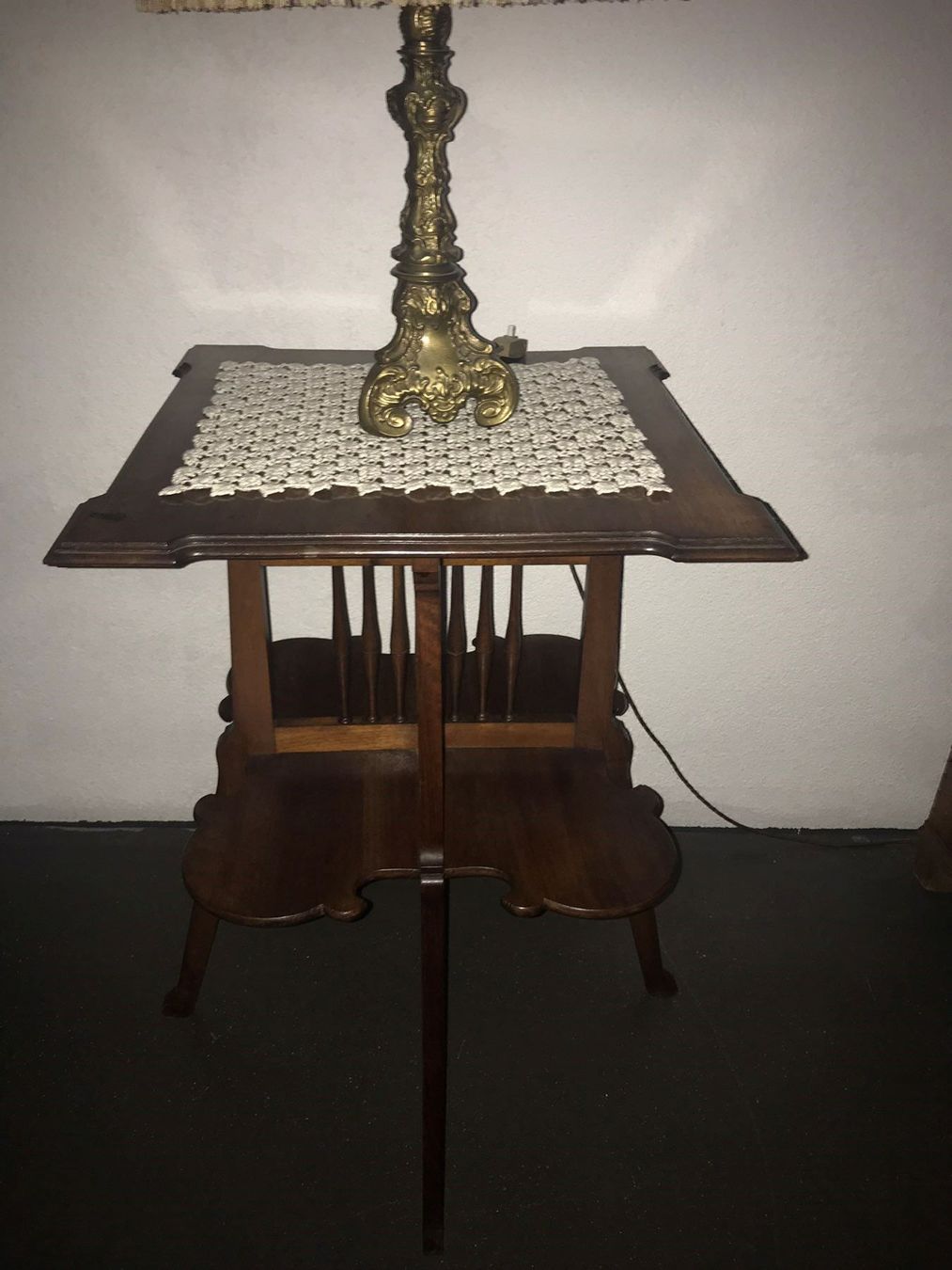 Tavoli: Altes Salon Tish – Usato da Mehlsecken venduto da Reymau 1