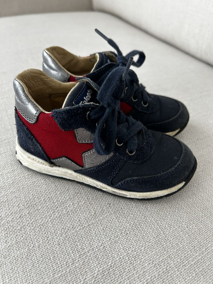 Scarpe per ragazzi: Kinder schuhe, grösse 23 – Usato da Köniz venduto da A.S_08911181 1
