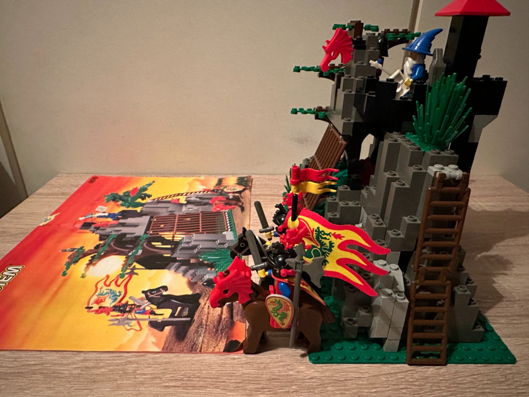Lego Kit di costruzioni: LEGO Ritter 6076 Dark Dragon's Den – Usato da Basel venduto da Don-Angel 1