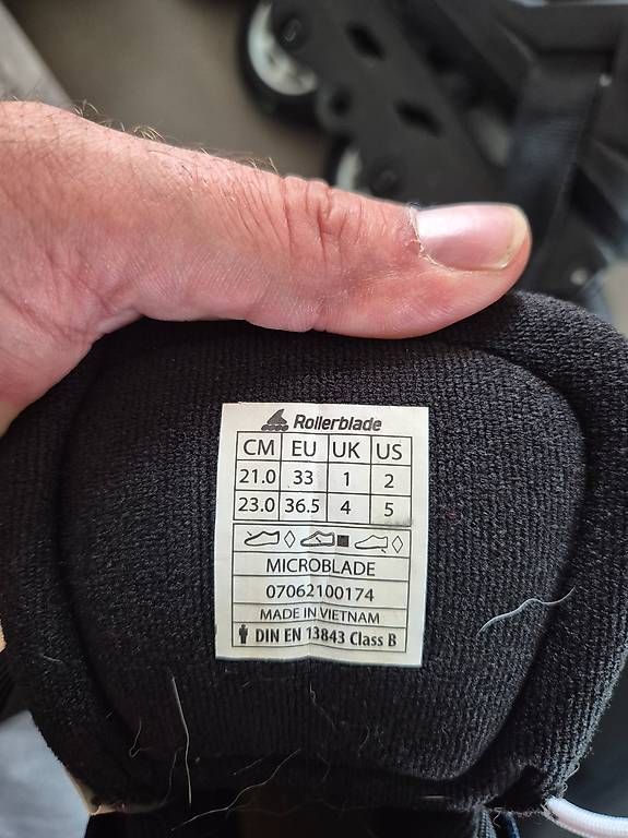 Pattini in linea & Pattini a rotelle: Rollerblades – Usato da Kloten venduto da sgys 1