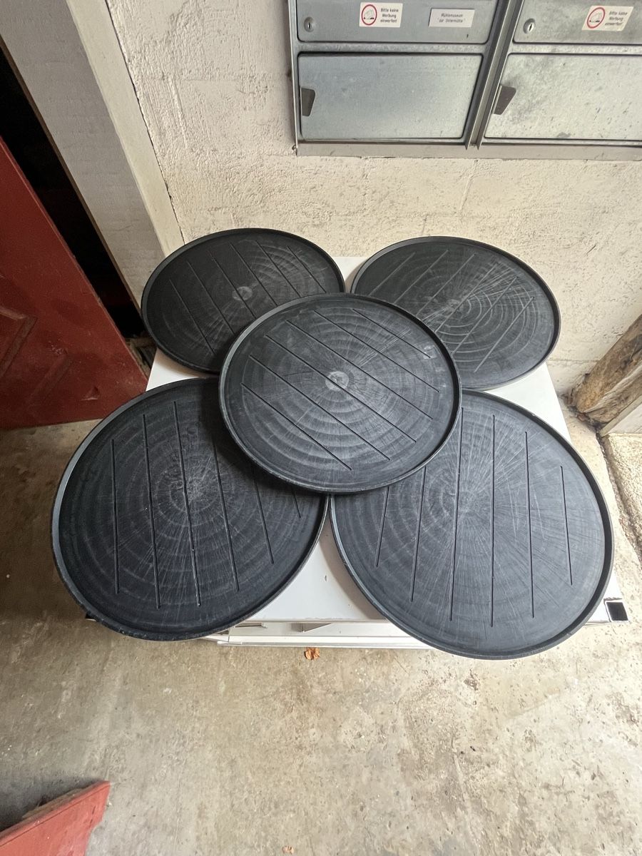 Piatti di portata: 5X Tortenplatten rund 40cm – Usato da Flaach venduto da Auto6011