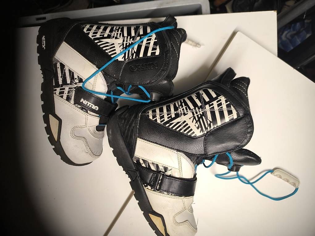 Scarpe per ragazzi: Kinder Snowboard shuhe – Usato da St. Gallen venduto da rac_8n8q 1