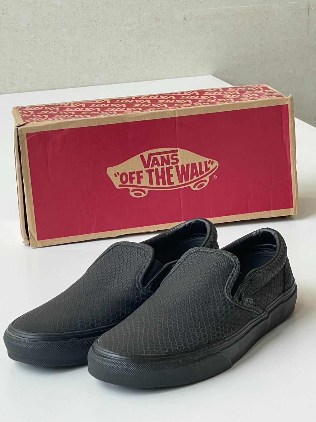 Vans Chaussures hommes: NEU - Vans Classic Slip-On / Schwarz Gr. 38 – D'occasion à Bern par lolapennt 8