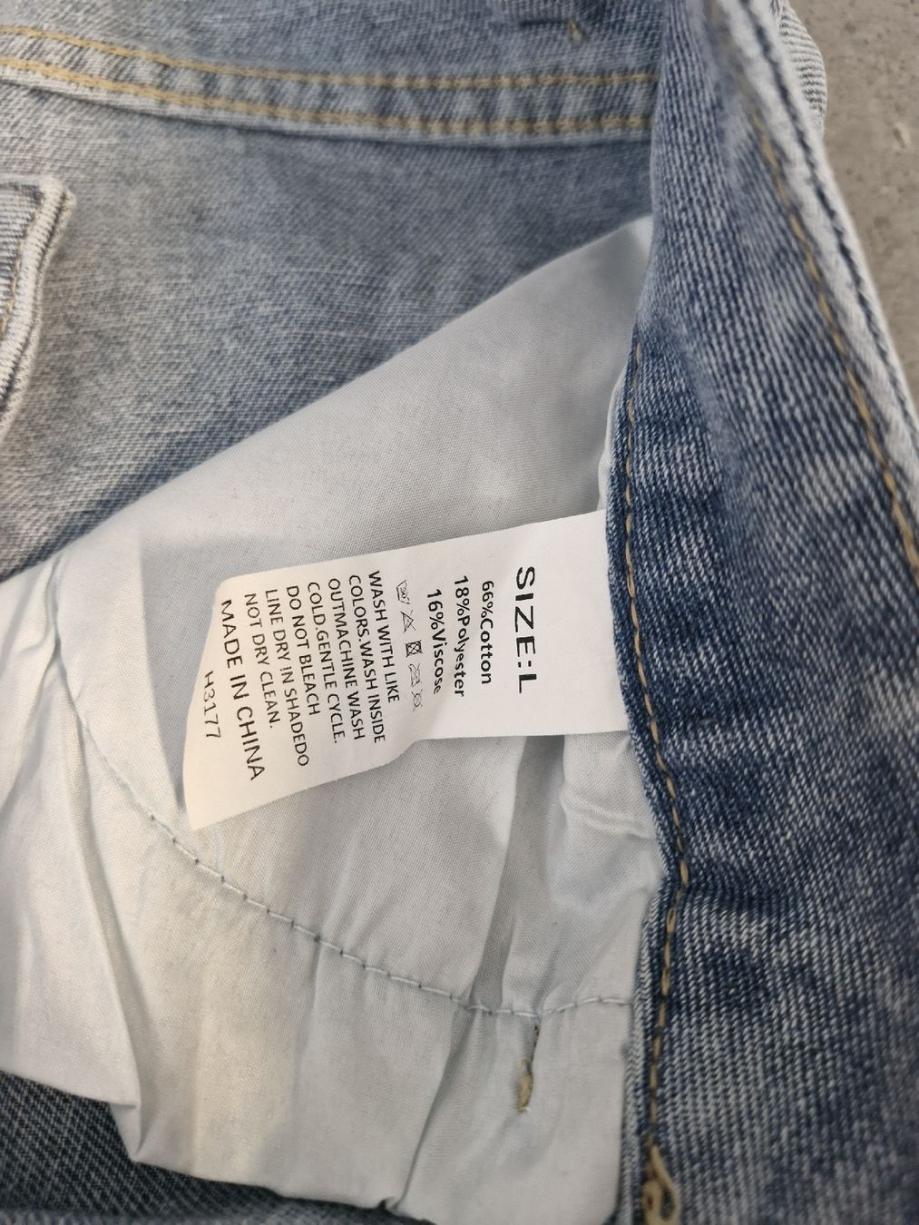 Jeans: Coole Damen Jeans mit Rissen, Gr. L – Usato da Hergiswil LU venduto da 88winu 1