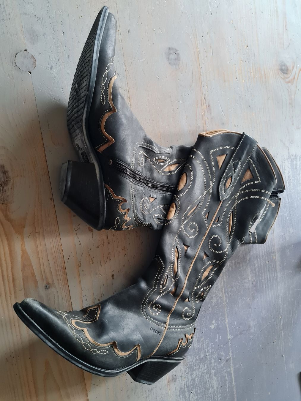 Geox Damenschuhe: Bottes western Geox. T37 – Gebraucht aus Prévonloup von Chambryand2023