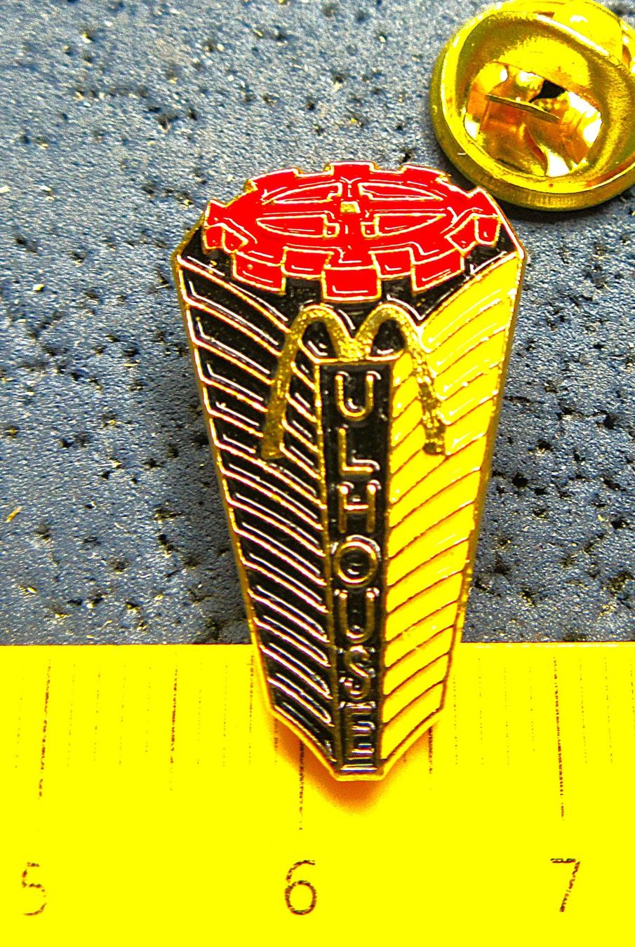 Mc Donald's Placchette & Badge: McDONALD'S HIGH TOWER PIN – Usato da Ettingen venduto da Hausi4711