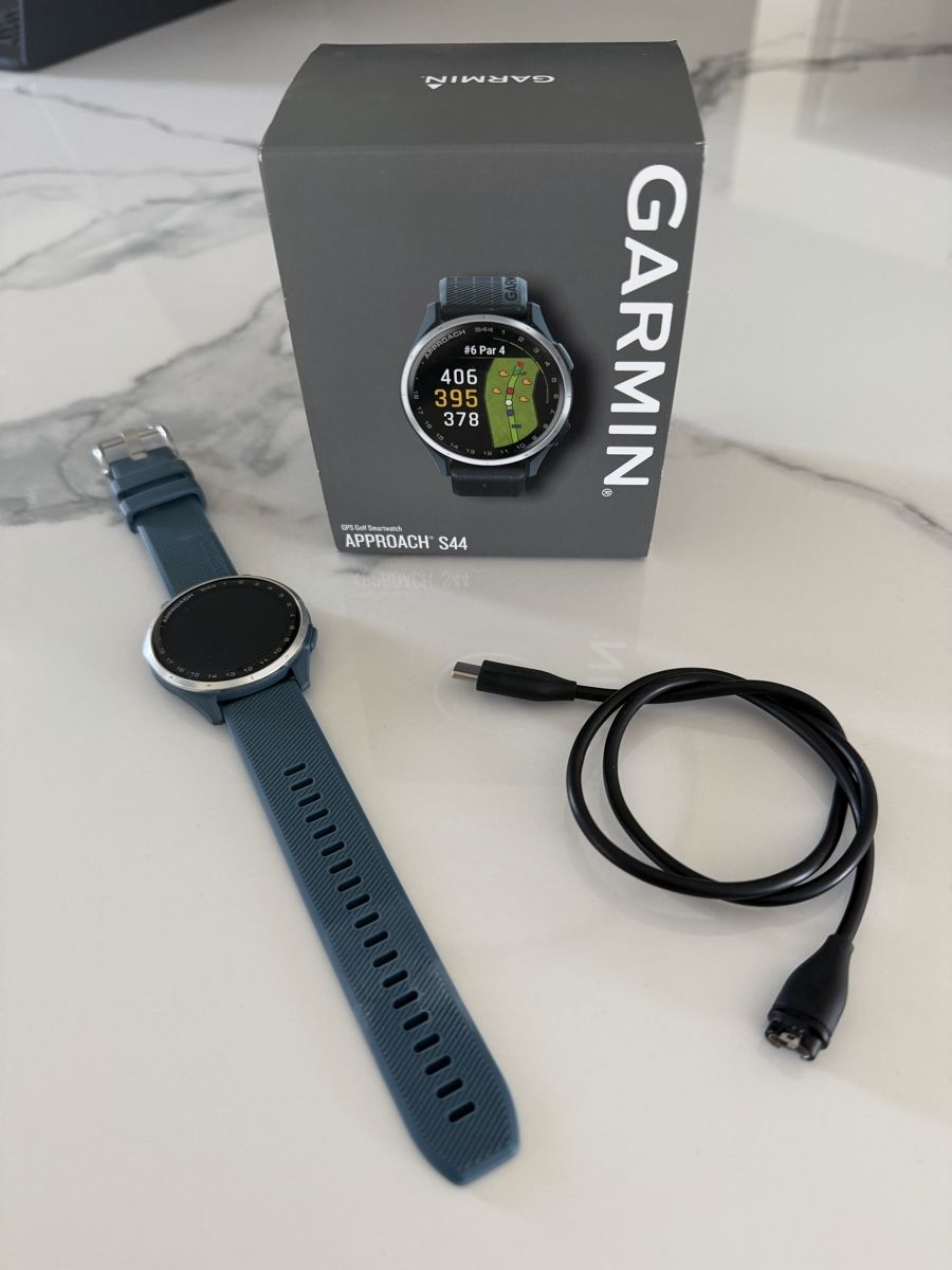 Garmin Smartwatch: Garmin Approach S44 – Neu (gemäss Beschreibung) aus Cham von Golfer1984