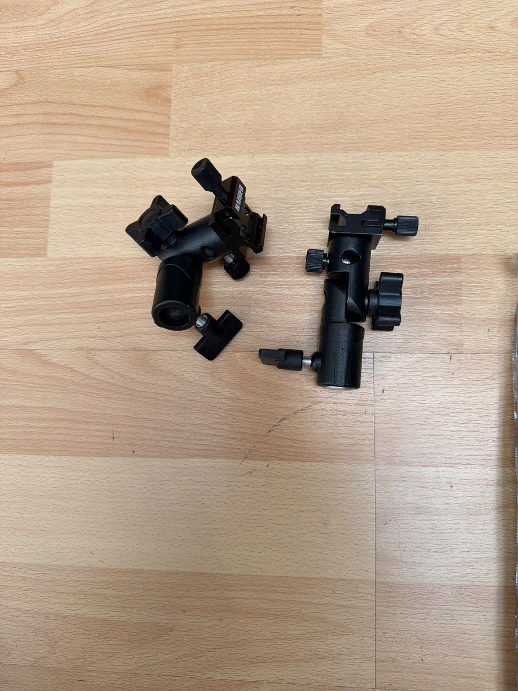 Kaiser Treppiedi & Teste: Kaiser Blitzlichtstative und Schirmhalter mit Tasche – Usato da Thun venduto da BanjoDan 5