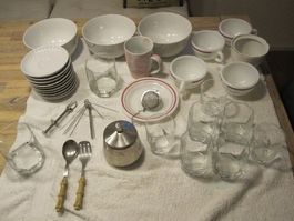 Set Tassen und Gläser