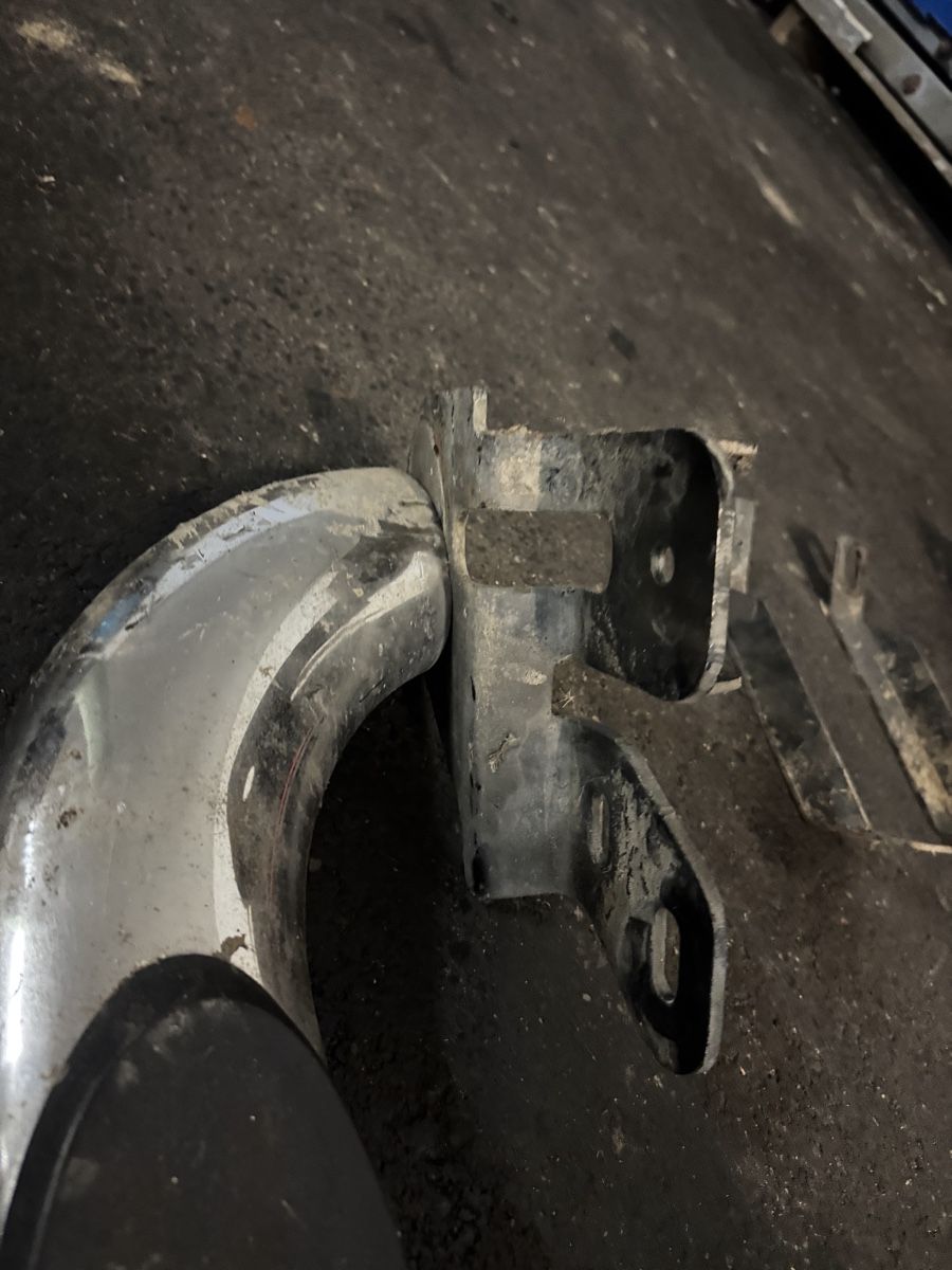 Dodge Sonstiges Fahrzeugzubehör: Side Steps Dodge Ram 1500 Trittbrett  – Gebraucht aus Hochdorf von ali_qy86 7