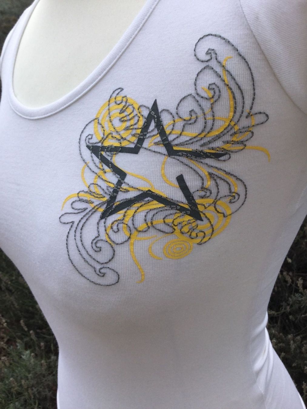 T-Shirts: T-shirt blanc avec étoile & broderies – Neu (gemäss Beschreibung) aus Agiez von chouchanelle 1