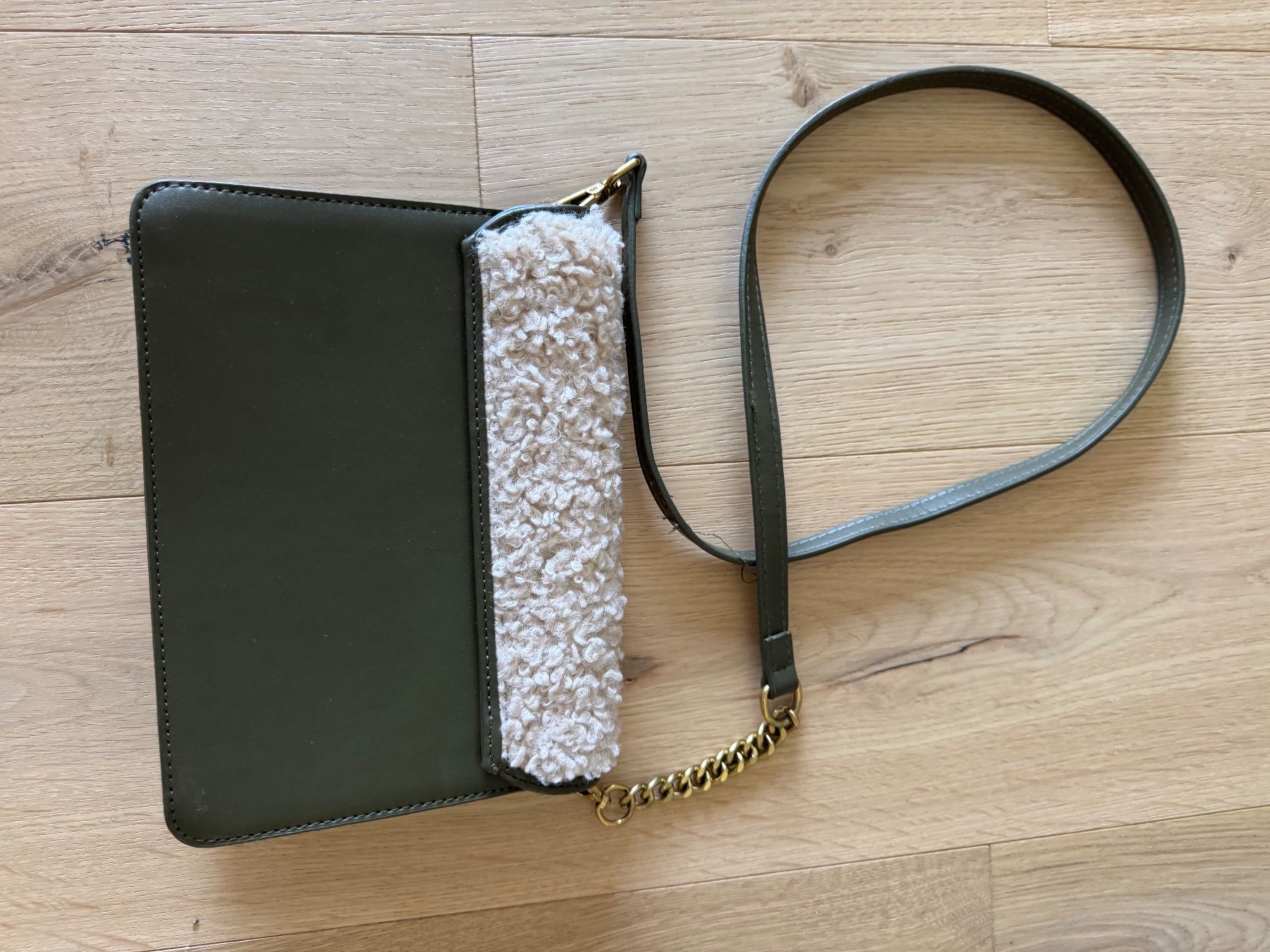 Borse da donna: Olive Grüne Handtasche mit Teddyfell – Usato da Aettenschwil venduto da SaFa24 2