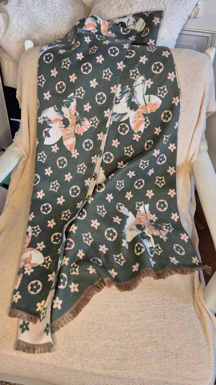 Foulard & Sciarpe: Schal aus Kaschmir und Viskose – Usato da Leissigen venduto da ali_k9v8 2