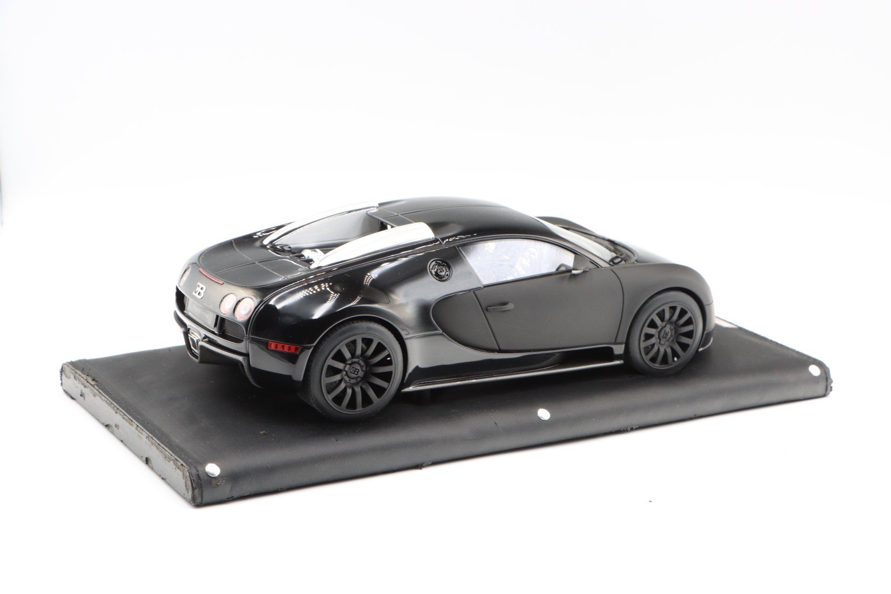 Bugatti Modellini d'auto: Bugatti Veyron 16.4 1:18 MR Collection – Nuovo e nell'imballaggio originale da Bühl b.Aarberg venduto da modelldiecast 7
