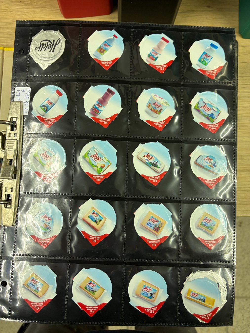 Kaffeerahmdeckel: 7 Ordner KRD 600-6000 – Gebraucht aus Fislisbach von Zicke1958 6