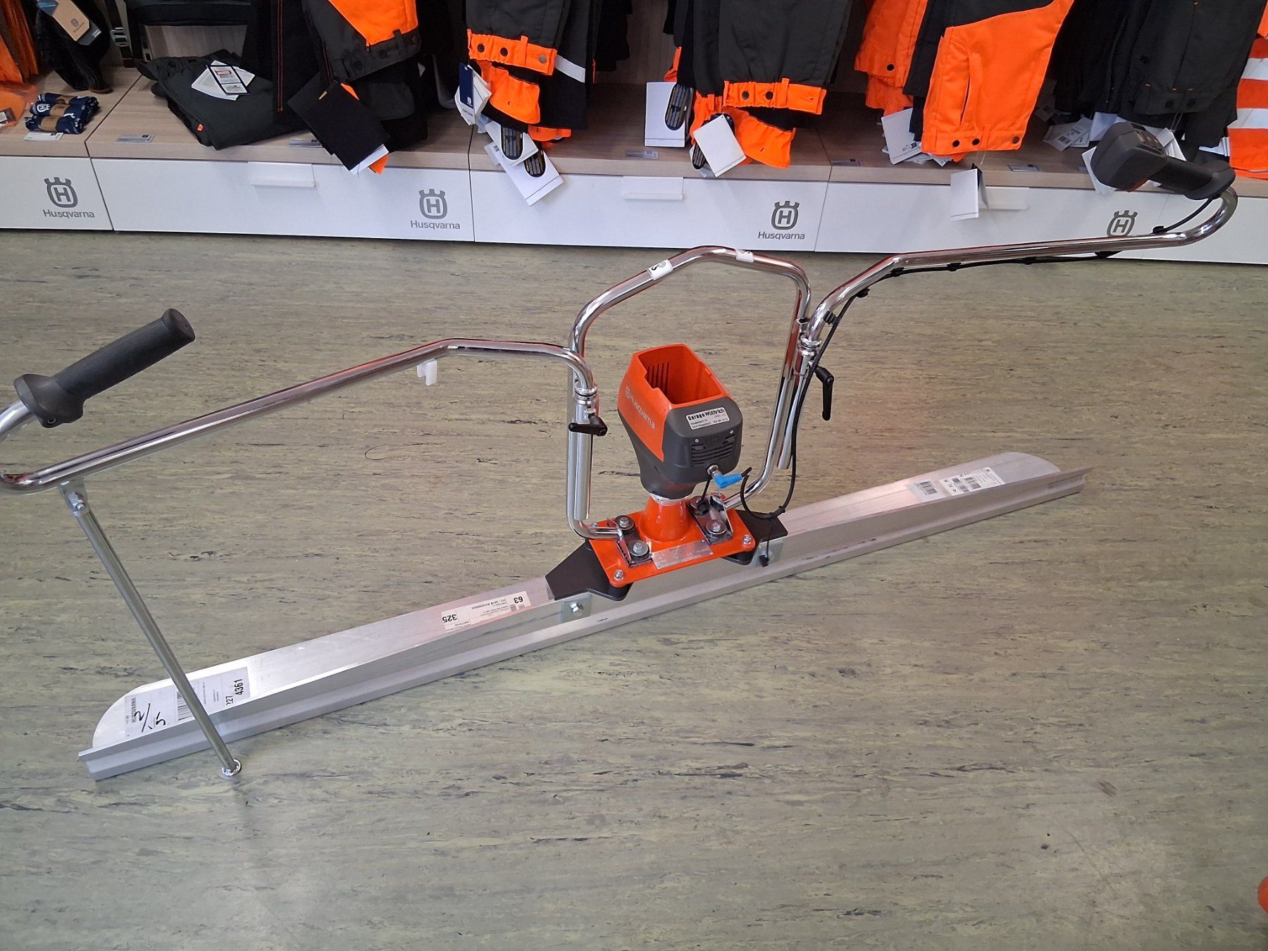 Husqvarna Tutti gli attrezzi: Glätter BV30i Husqvarna – Nuovo e nell'imballaggio originale da Rüegsbach venduto da Garage3418 1