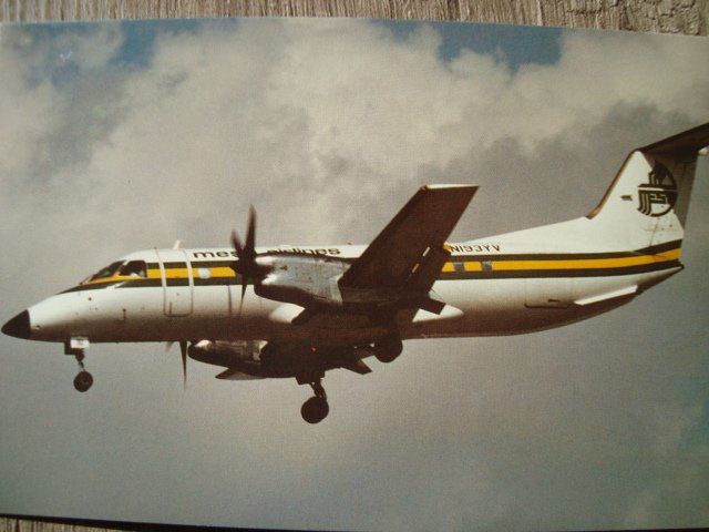 Cartoline postali: MESA Airlines EMB-120 N193YV – Nuovo e nell'imballaggio originale da Thun venduto da Abigboss