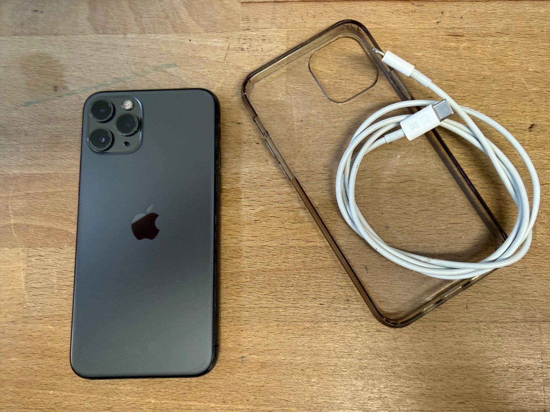 Apple Telefoni cellulari / Smartphones: Apple iPhone 11 Pro 256 GB mit Hülle und Kabel – Usato da Ormalingen venduto da matt-v-bl