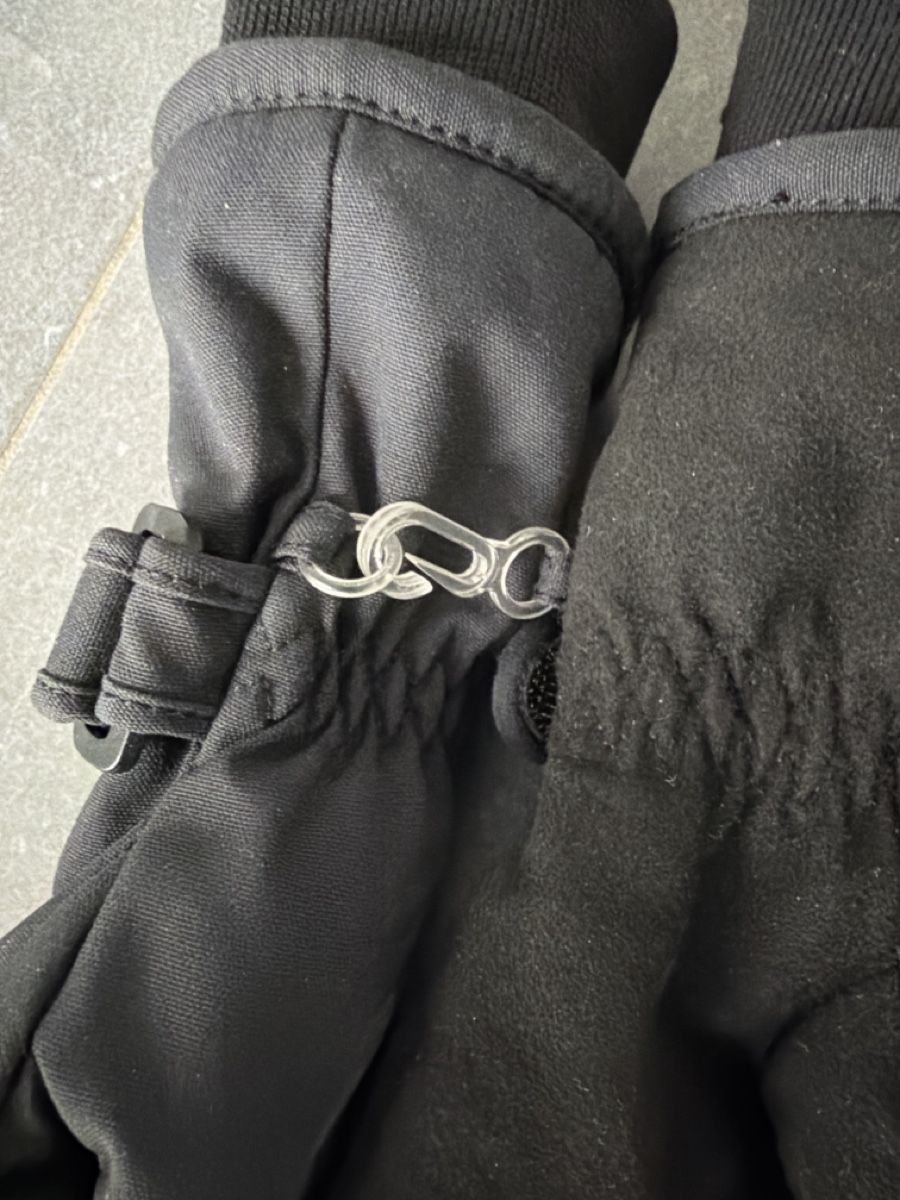 Reima Kinderhandschuhe: Reima Winterhandschuhe, schwarz, Grösse 7 – Gebraucht aus Dübendorf von Schnuffi04 4