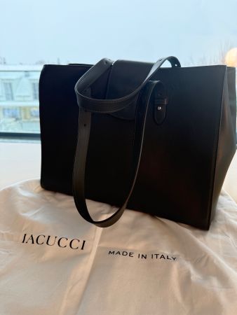 Elegante Iacucci Ledertasche, neuwertig, Made in Italy