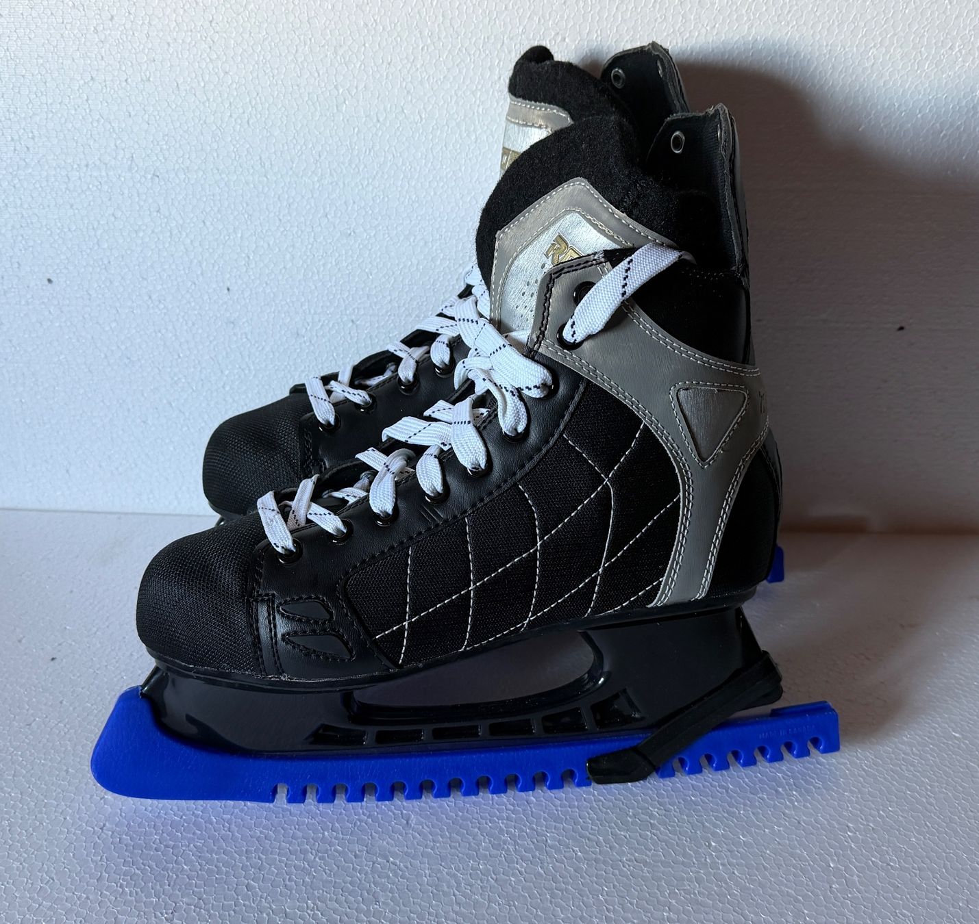 Pattini da ghiaccio: Herren Schlittschuh, Gr. 43 – Nuovo (secondo la descrizione) da Kallnach venduto da schlumpfi